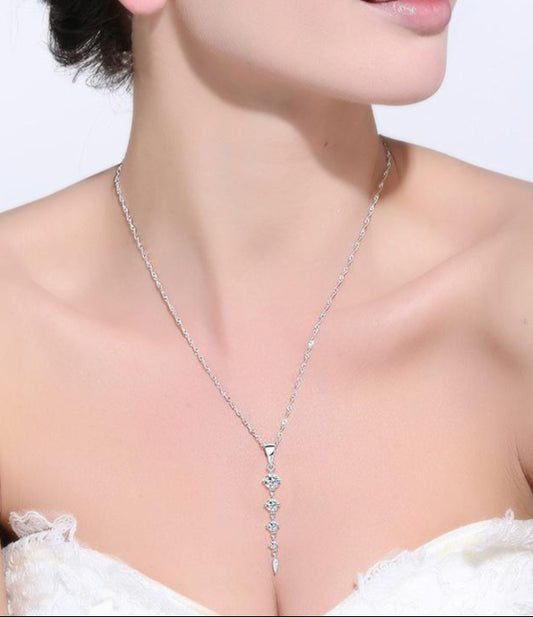 Collar con colgante circonia